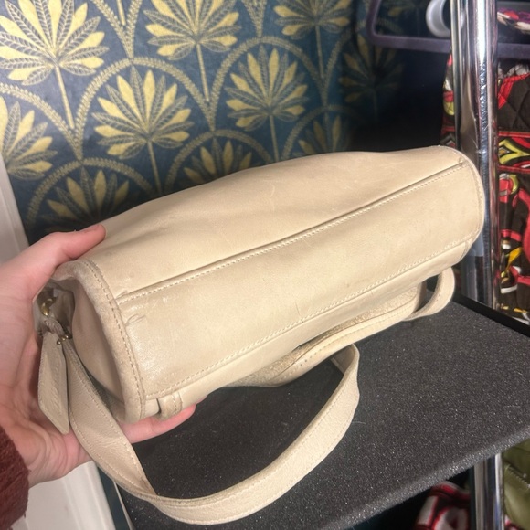 COACH cream Leather Ridgefield Flap Turn Lock Crossbody 9812 - Picture 3 of 9